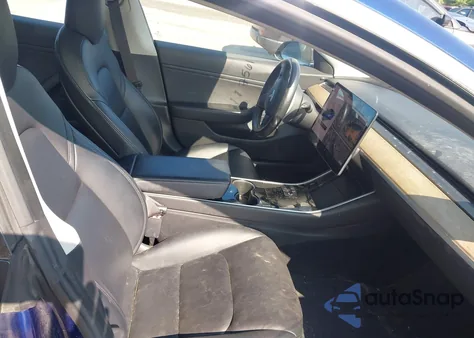 2018 Tesla Model 3 Long Range/Performance из США, поврежденный, VIN 5YJ3E1EB7JF117561